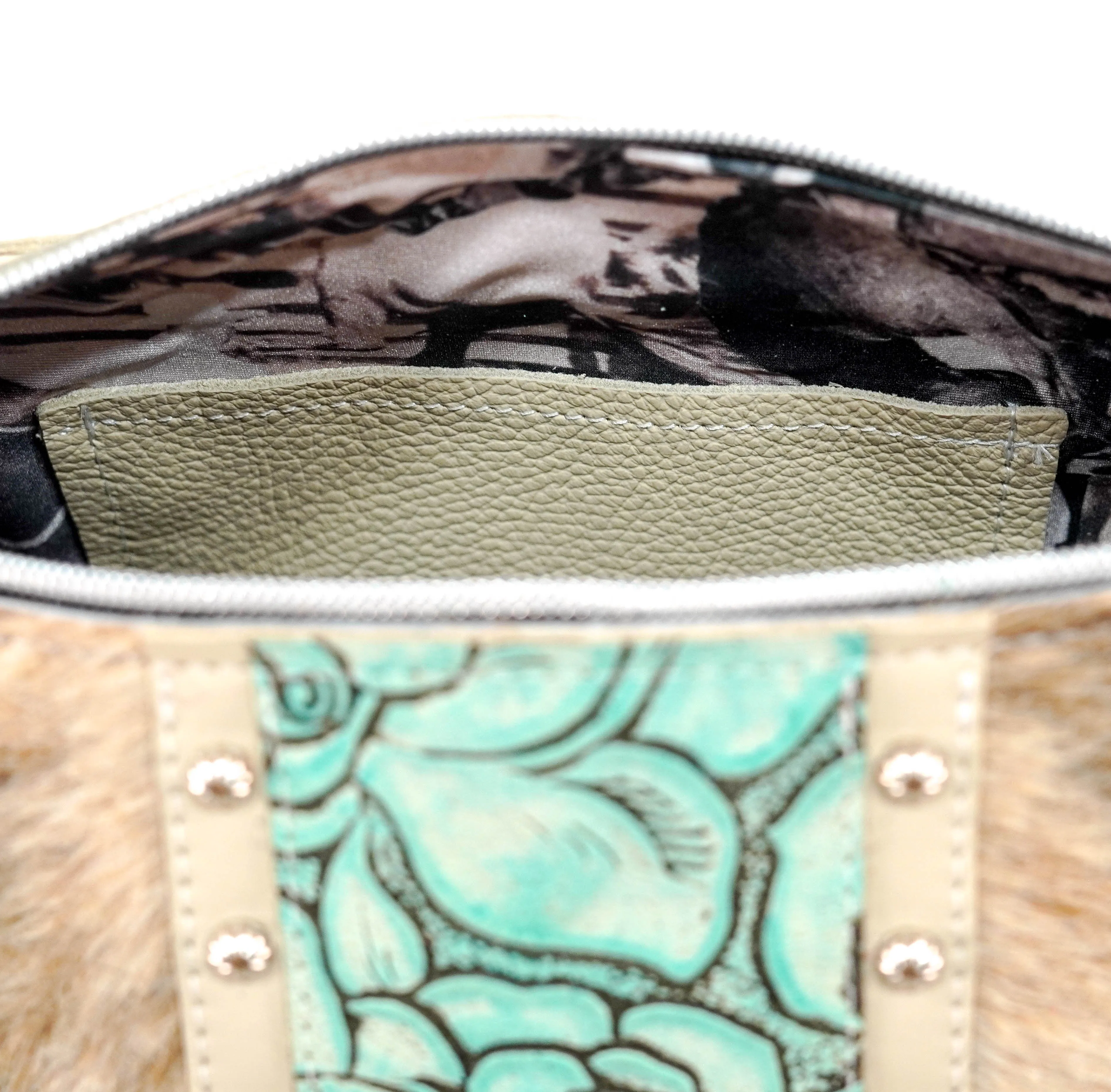 Annie - Light Brindle w/ Geode Roses