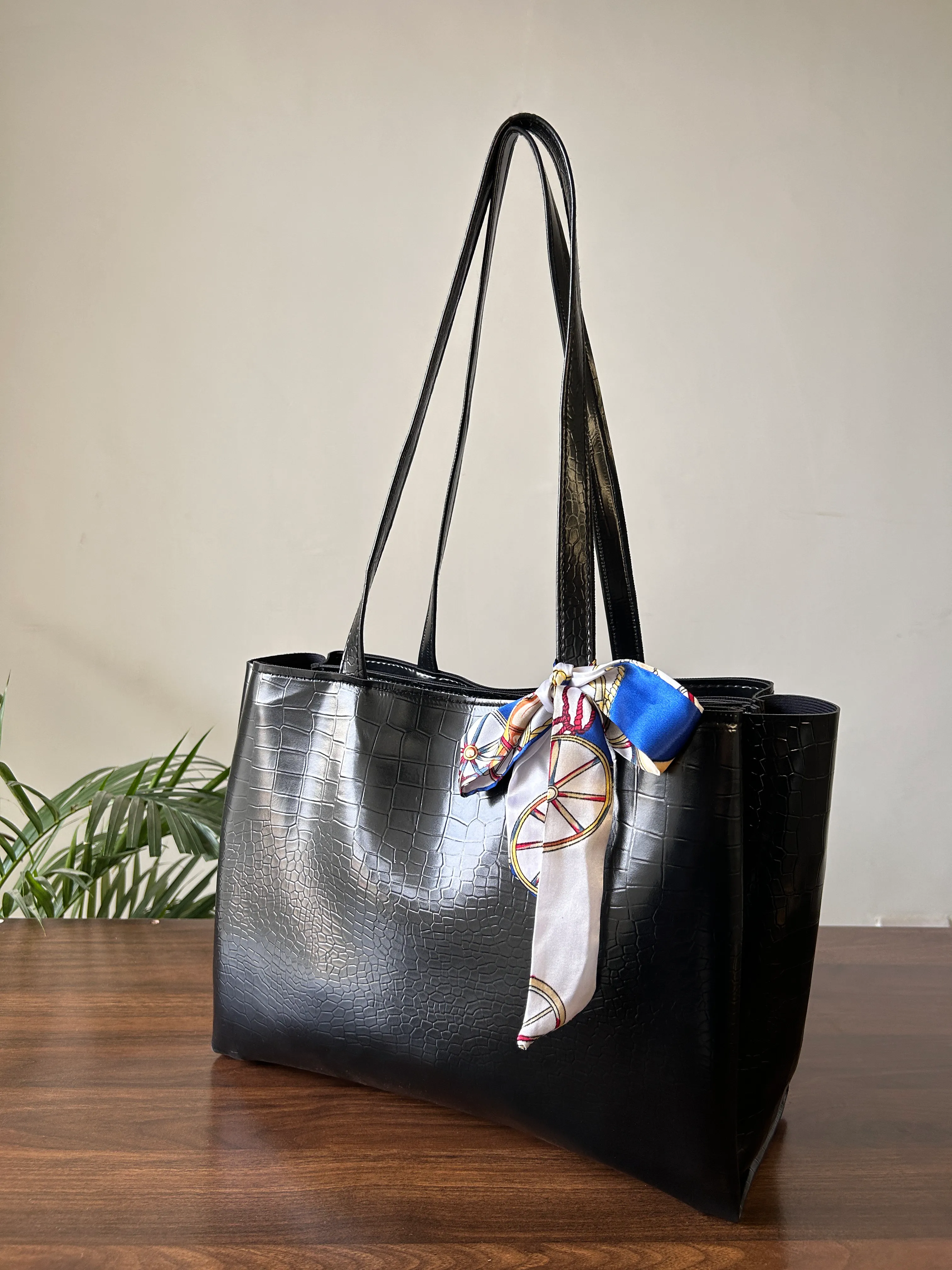 Multi Color Spacious Tote Bag