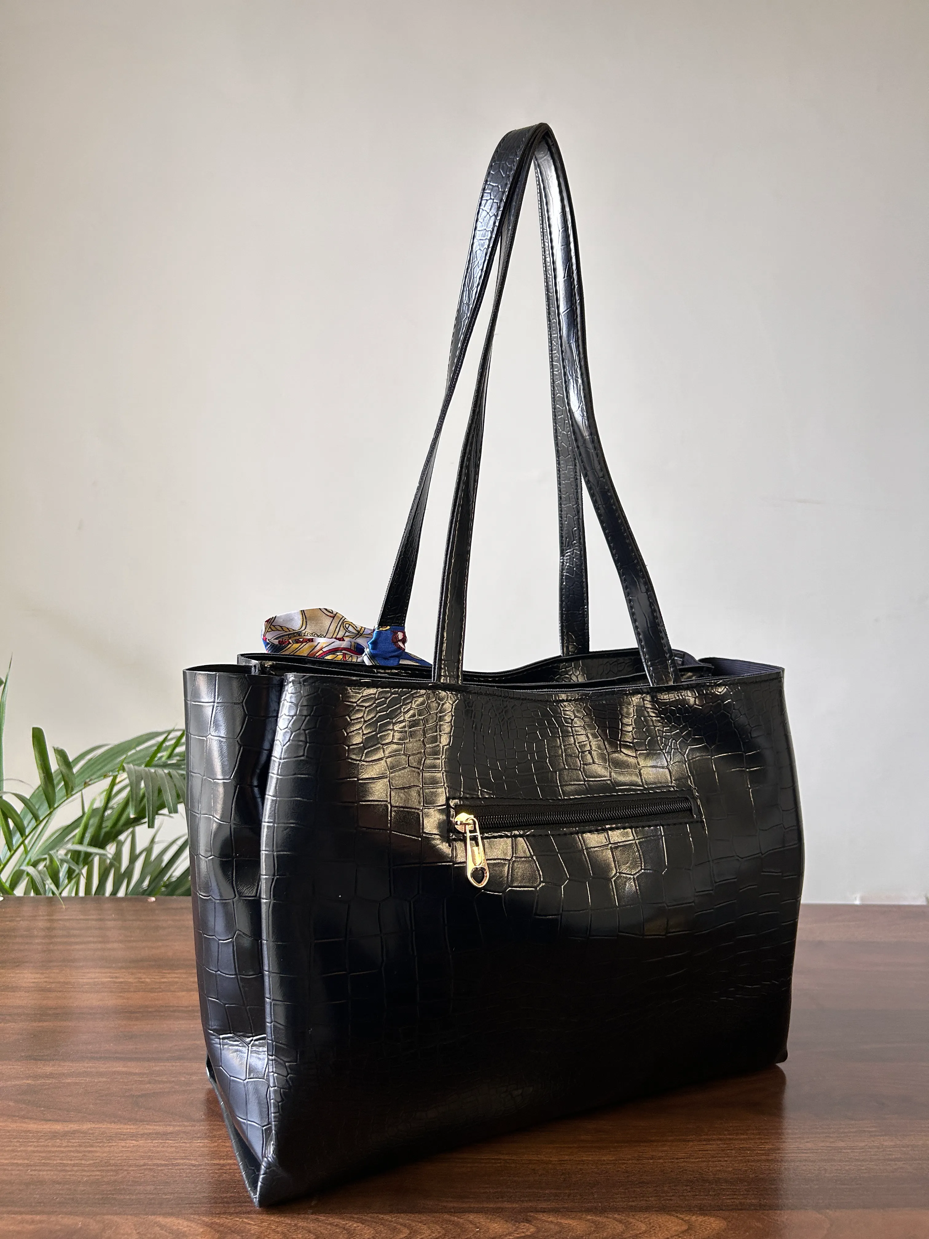 Multi Color Spacious Tote Bag