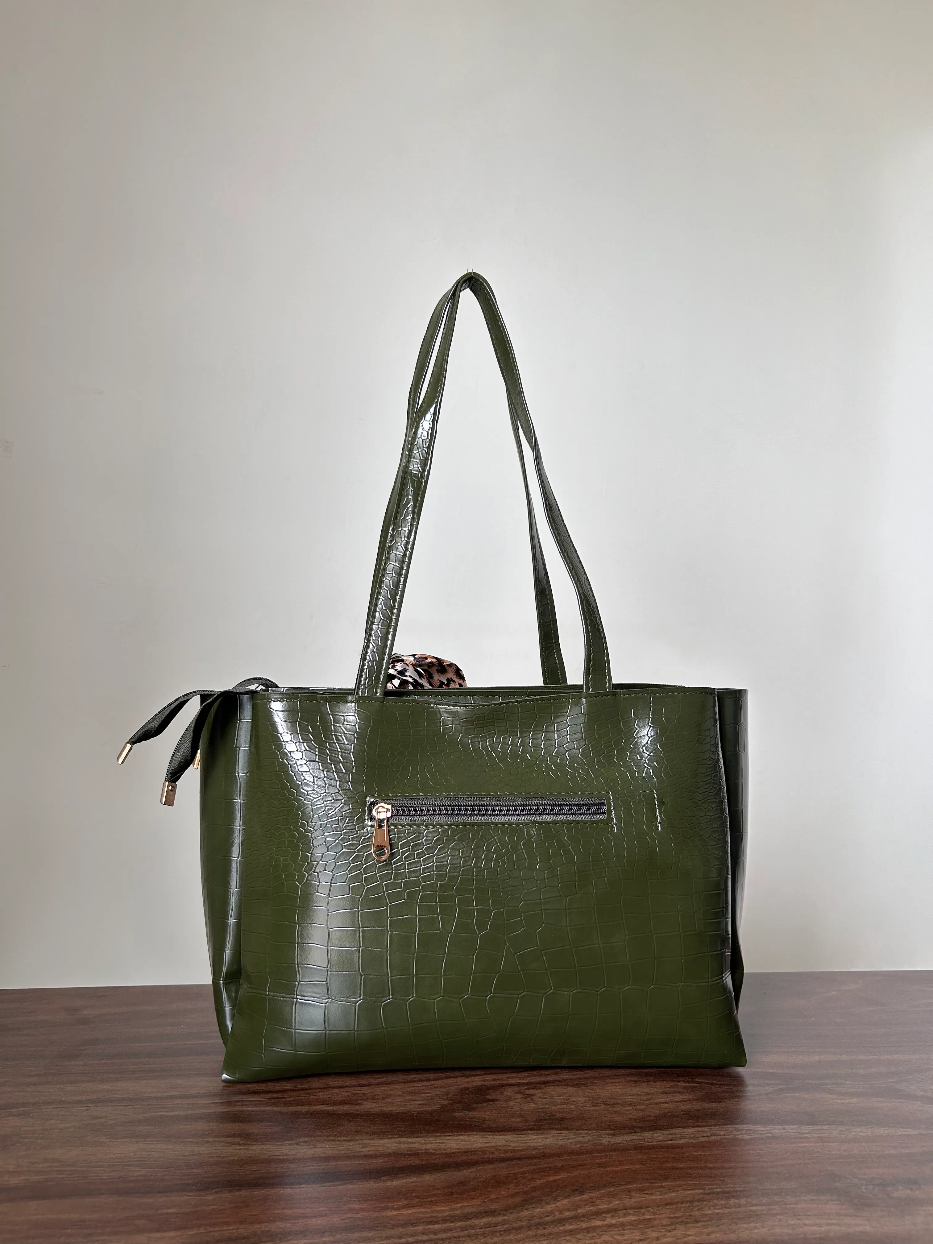 Multi Color Spacious Tote Bag
