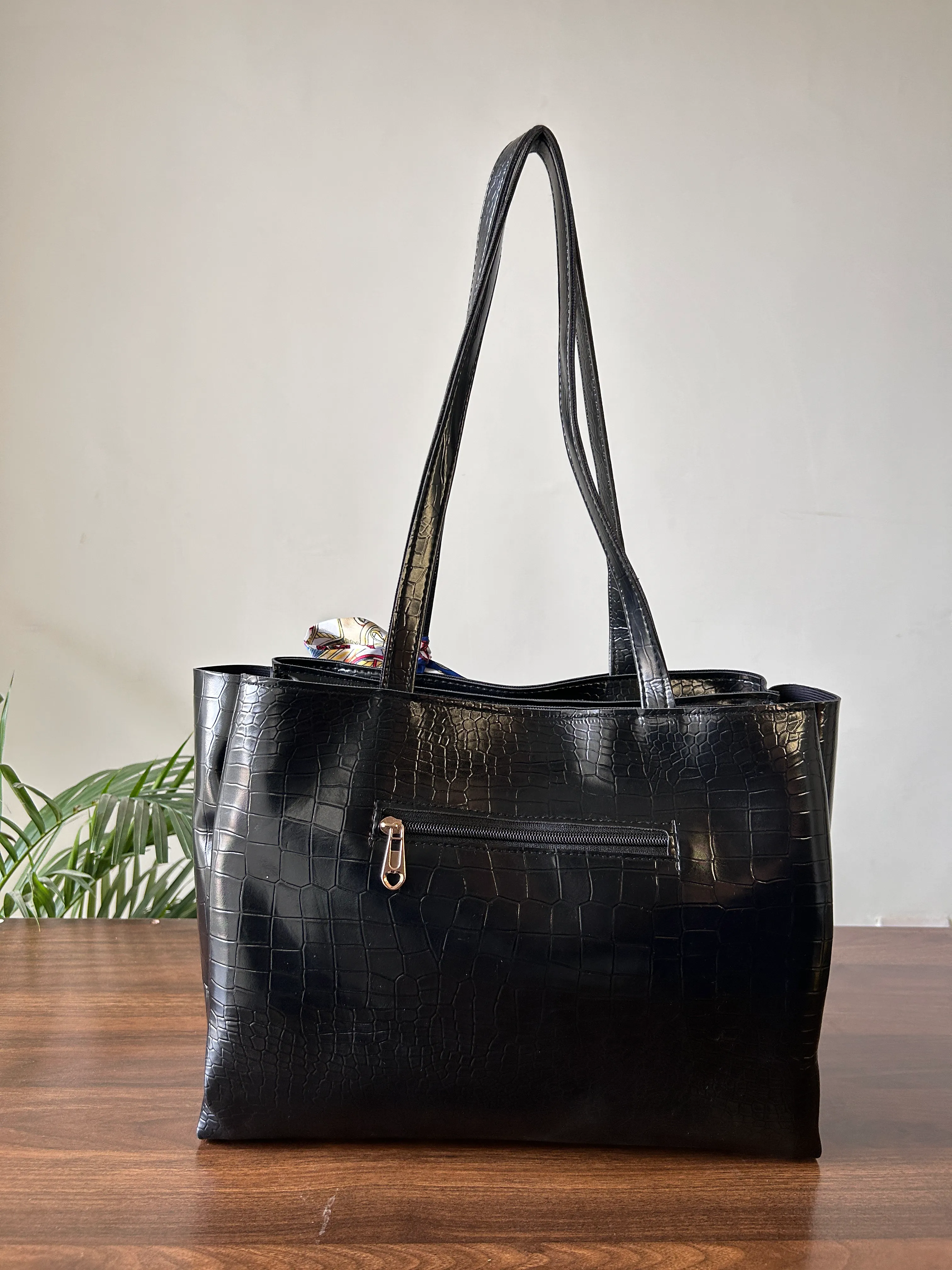 Multi Color Spacious Tote Bag