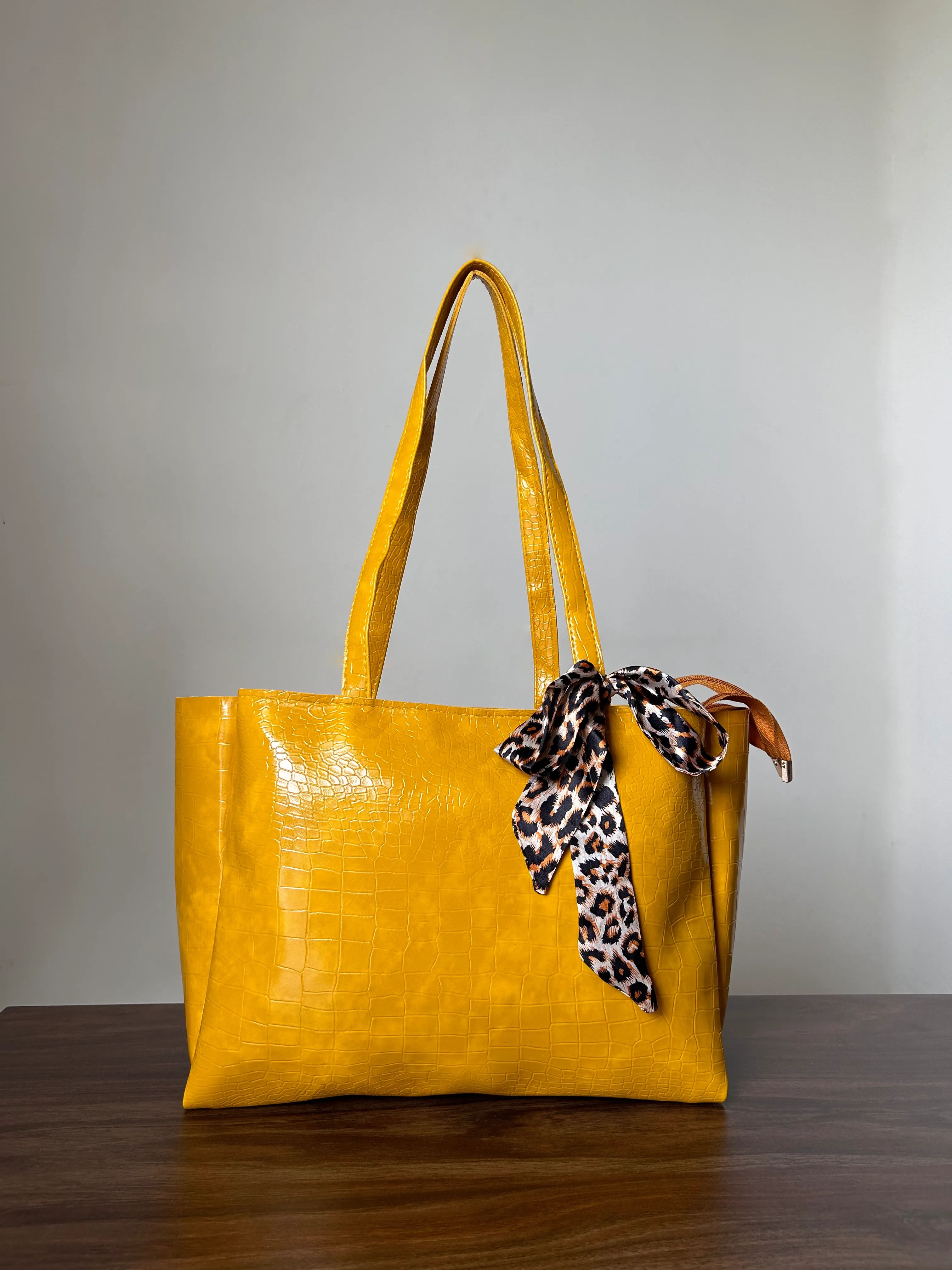Multi Color Spacious Tote Bag