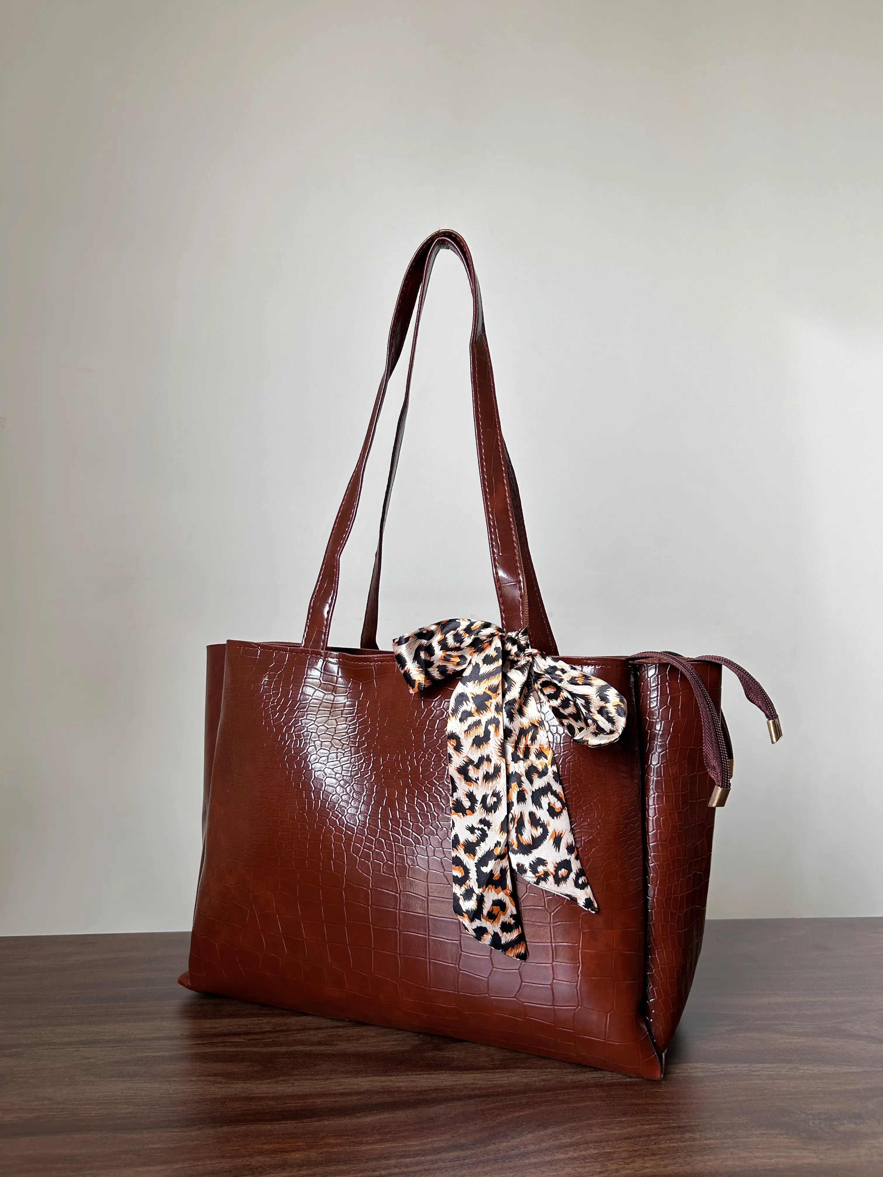 Multi Color Spacious Tote Bag