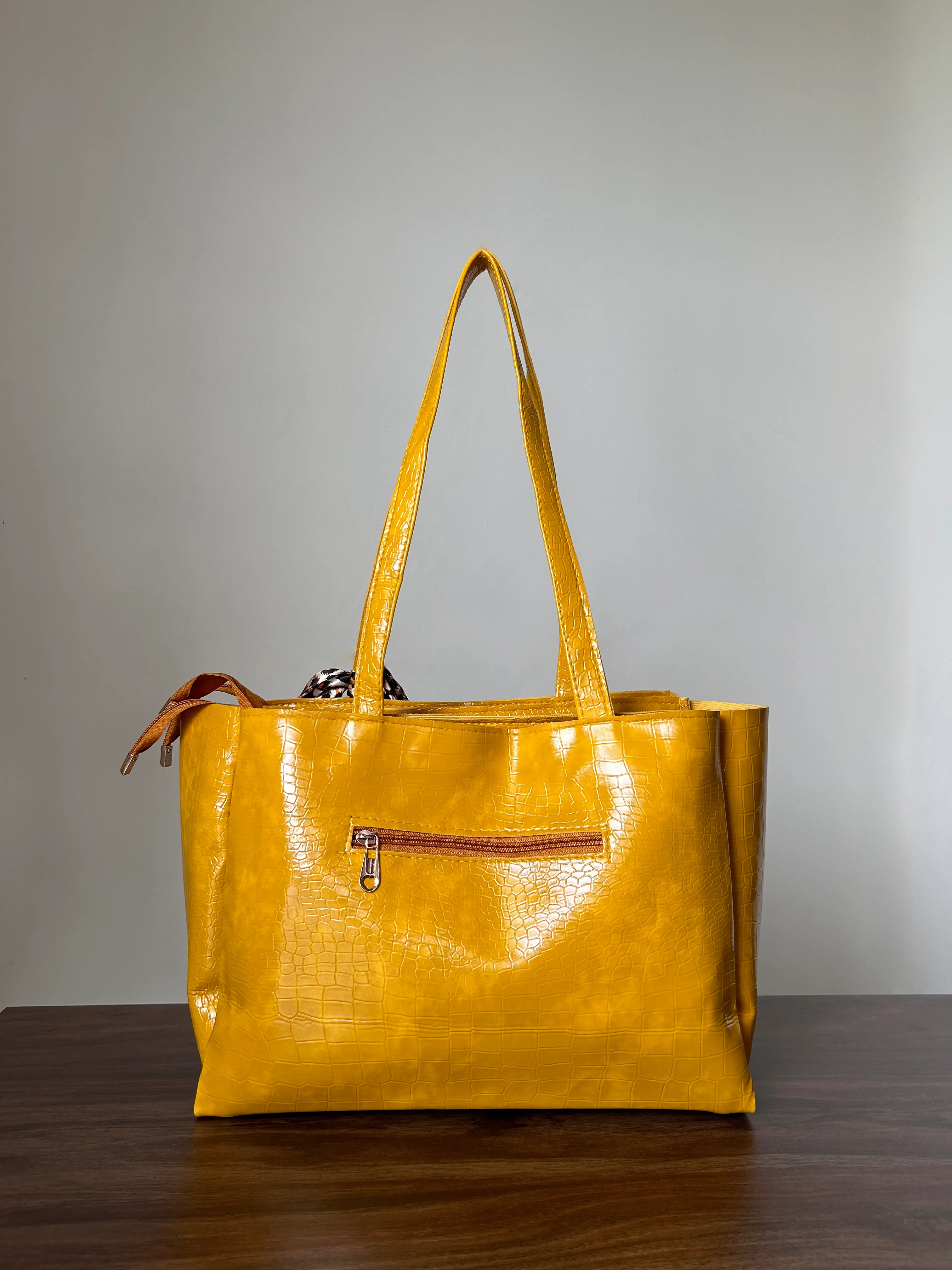Multi Color Spacious Tote Bag