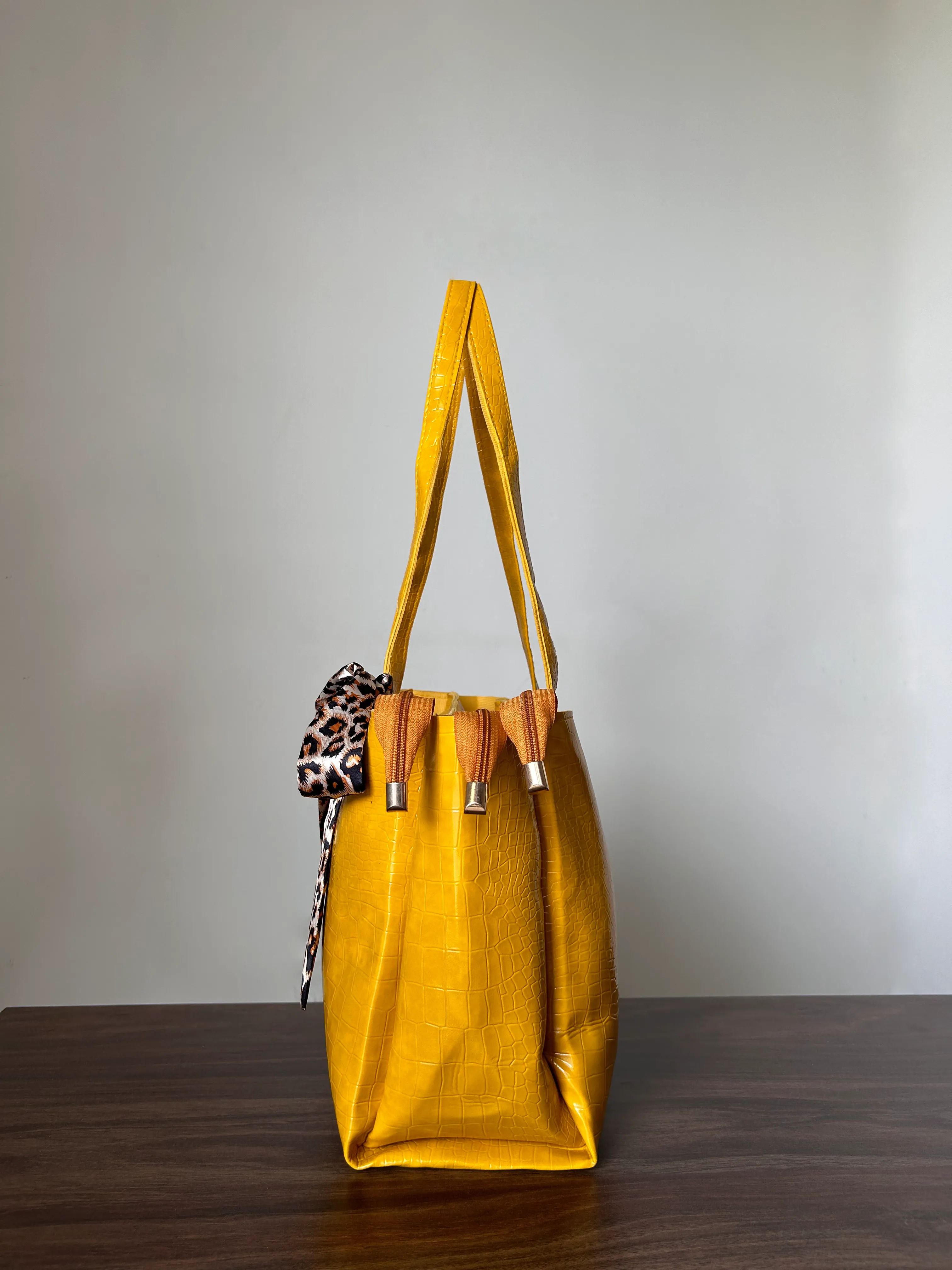 Multi Color Spacious Tote Bag