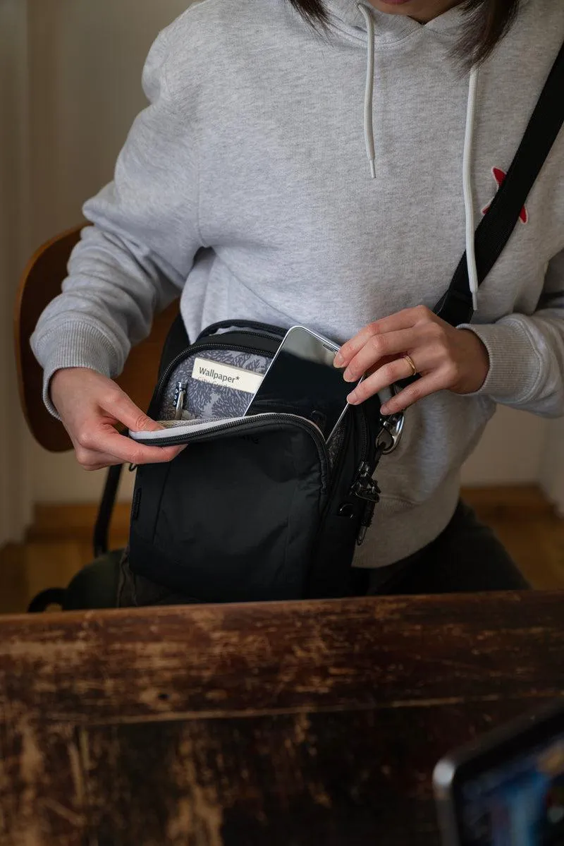 Pacsafe Metro LS100 Crossbody