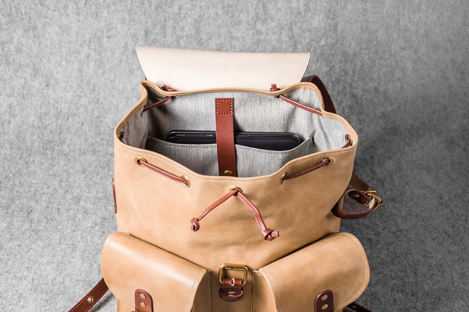 RETRO MOTORCYCLE BACKPACK MINI - camel