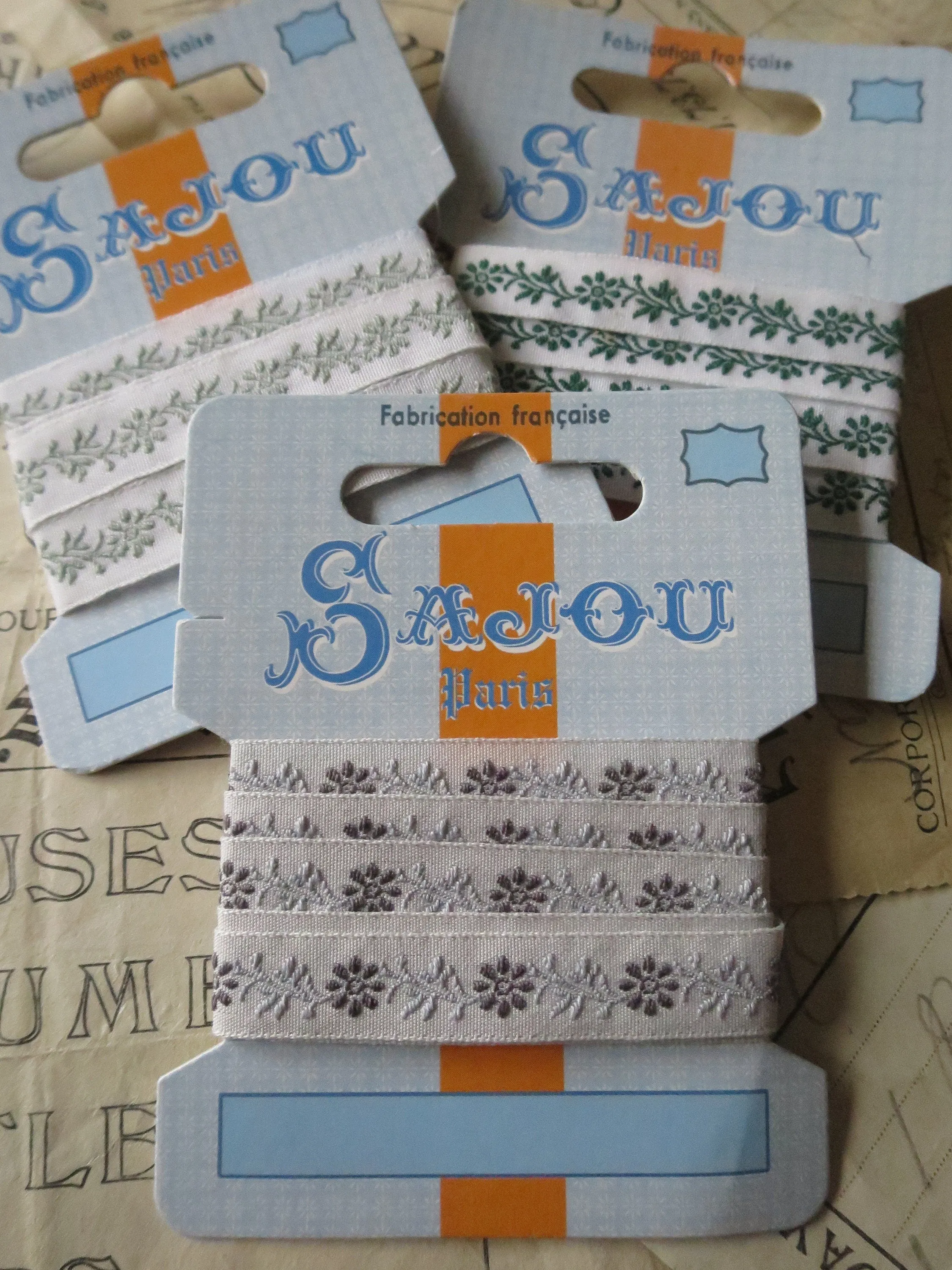 Sajou 12 mm Woven Comptoir Ribbon- Trailing Flower Motifs