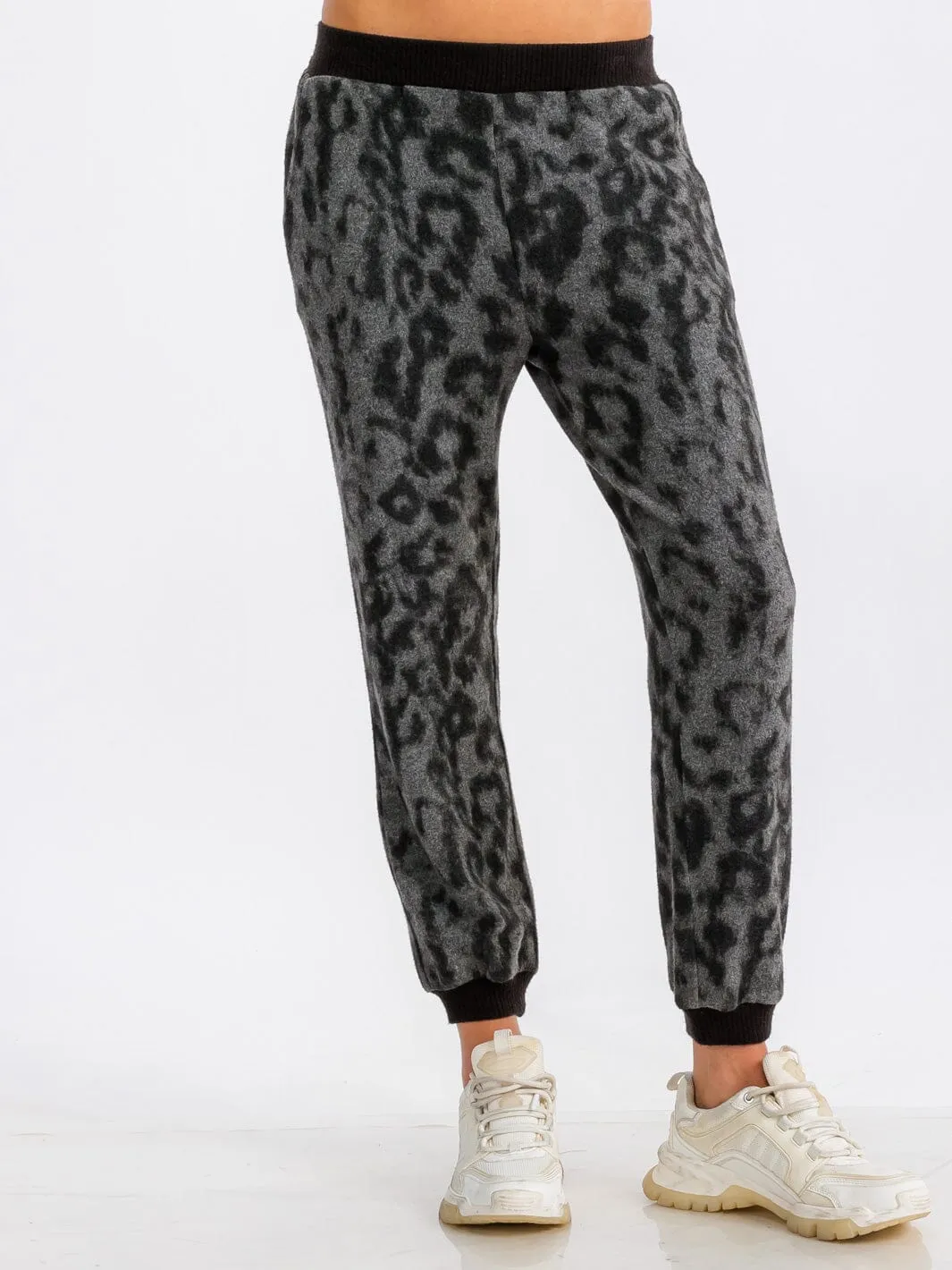 WOMEN'S ELASTIC WAIST FRONT POCKET ANIMAL PRINT FLEECE JOGGER SWEATPANTS
