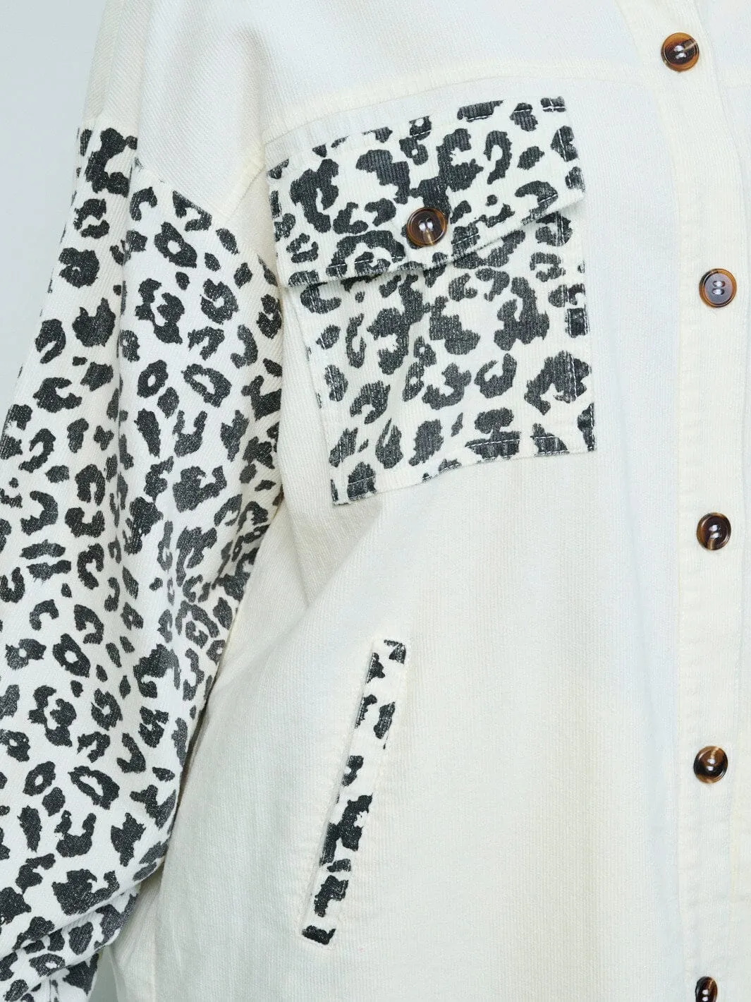 WOMEN'S LONG SLEEVE BUTTON UP FRONT POCKETS CORDUROY ANIMAL PRINT SHACKET
