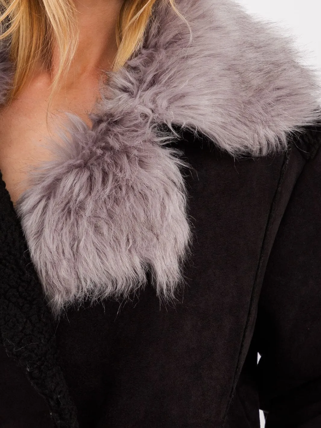 WOMEN'S LONG SLEEVE FRONT POCKET BUTTON CLOSURE SHERPA JACKET
