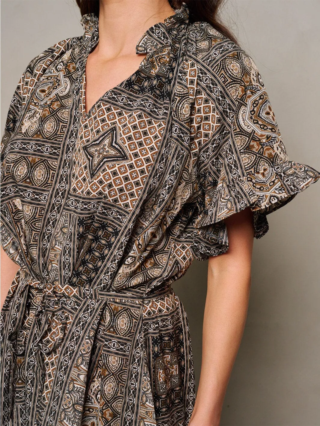 WOMEN'S SHORT SLEEVE V-NECK SELF TIE MULTI PRINT HIGH LOW MIDI DRESS